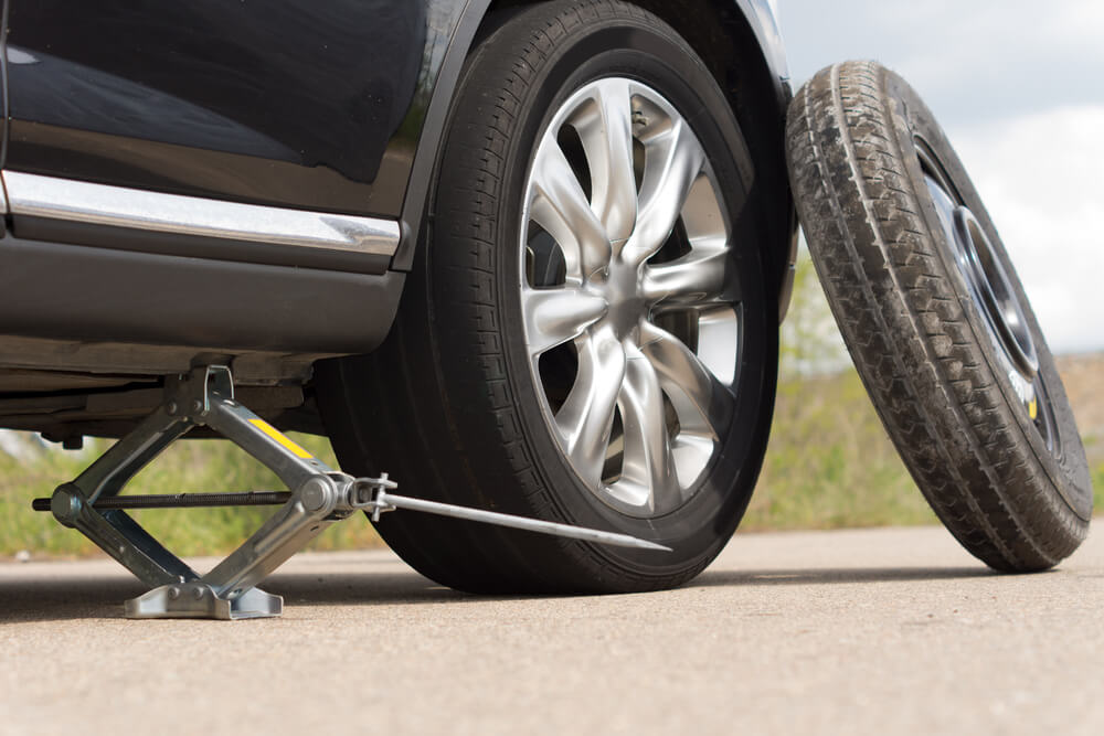 tools used to change a tire