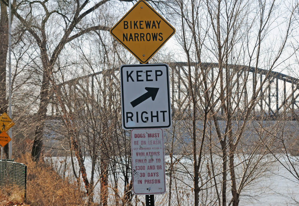 keep-right-sign-what-does-it-mean